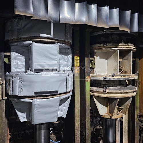 胶囊胎硫化机保温套安装效果图